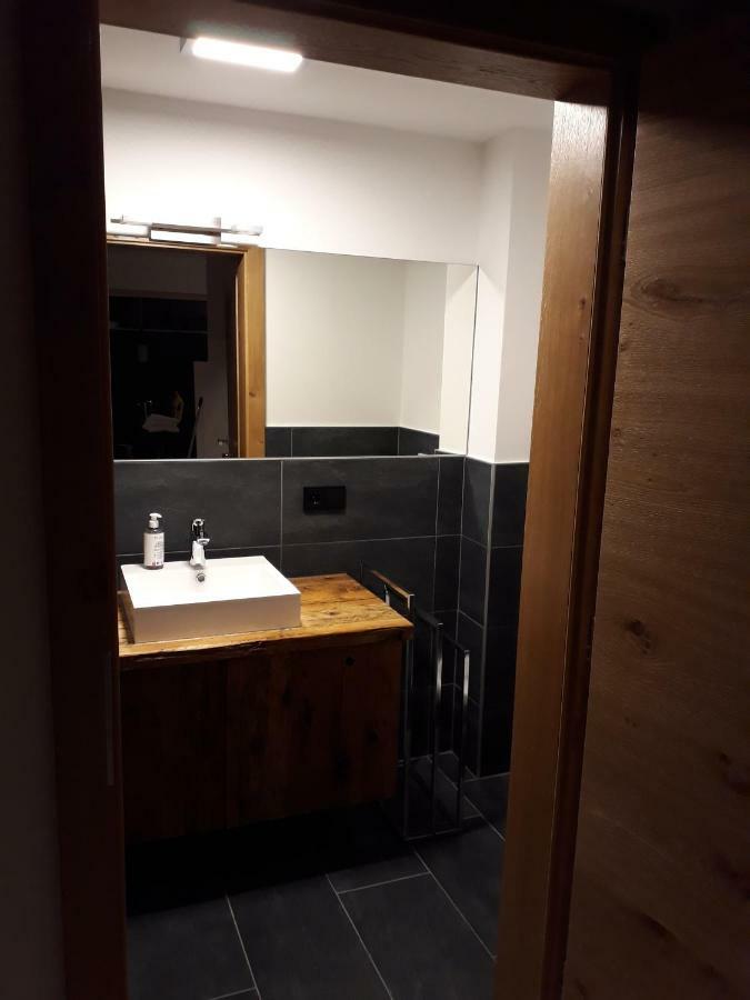 Haus Riefli- Monique Apartment ซังคท์อันทอนอัมอาร์ลแบร์ก ภายนอก รูปภาพ